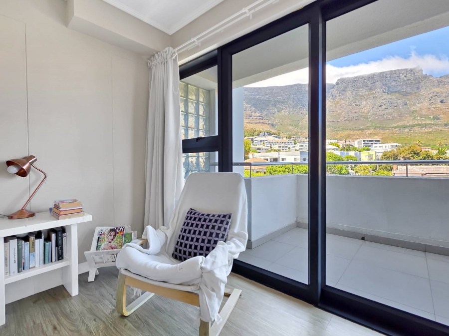 2 Bedroom Property for Sale in Vredehoek Western Cape